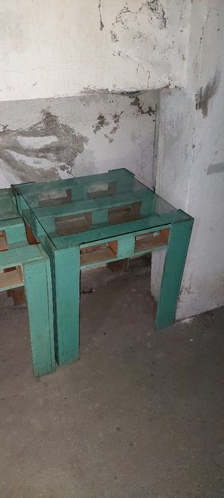 Mesa com tampo de vidro