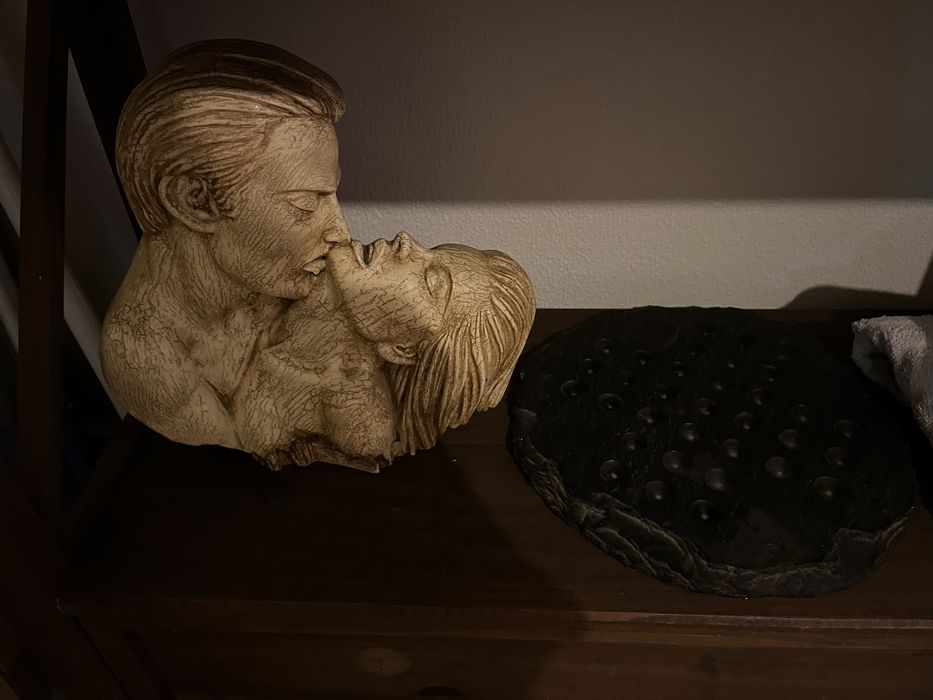 Estátua e Suporte de prato