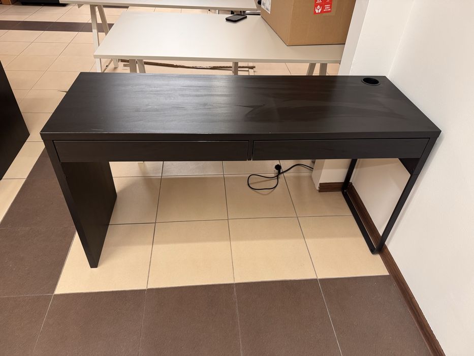 Biurka 142 cm x 50 cm czarne