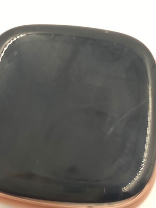 fitbit versa 4 smartwatch aktywnosci fitness opis