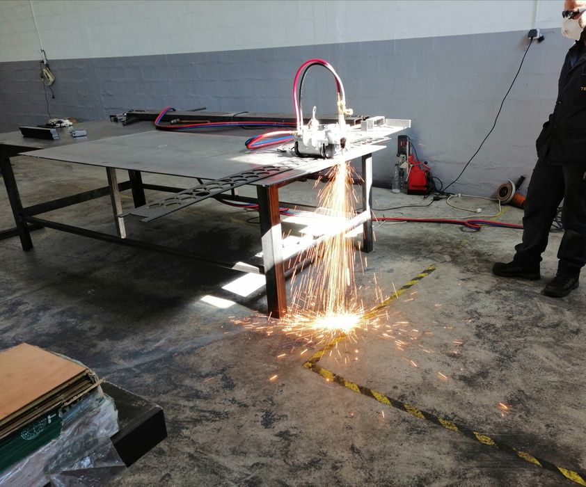 Carro de corte IK 12 Beatle com guia e acessórios