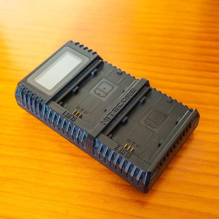 Carregador Nitecore USN4 Pro | Sony NP-FZ100 com visor