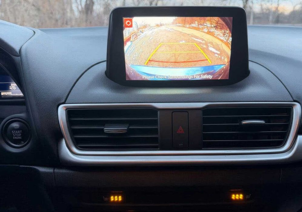 Mazda 3 i Grand Touring      2016