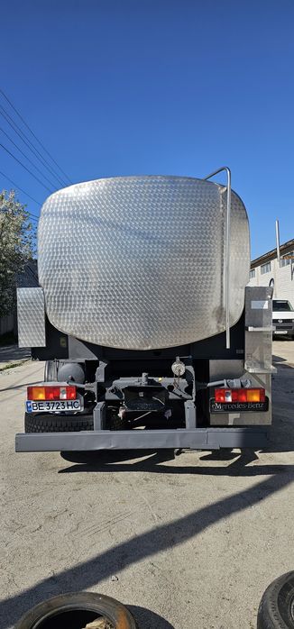 Молоковоз водовоз Mercedes-Benz 1834 LS