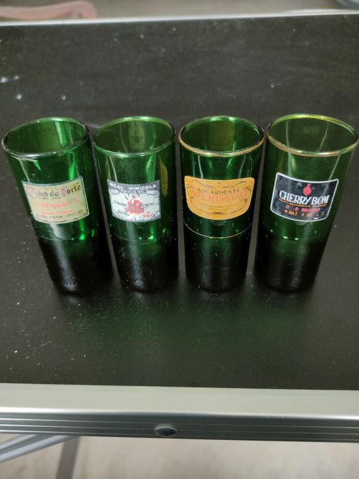 Conjunto de copos de shot.