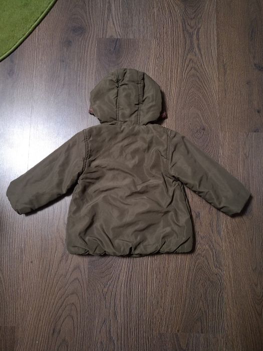 Демісезонна курточка на дівчинку до 2,5 років.