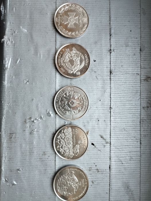 Продам монеты 10гривен