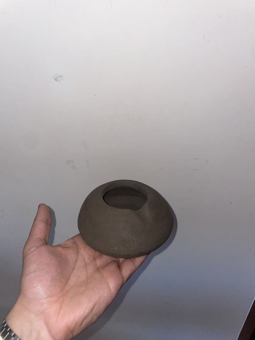 Cinzeiro feito à mão em cerâmica