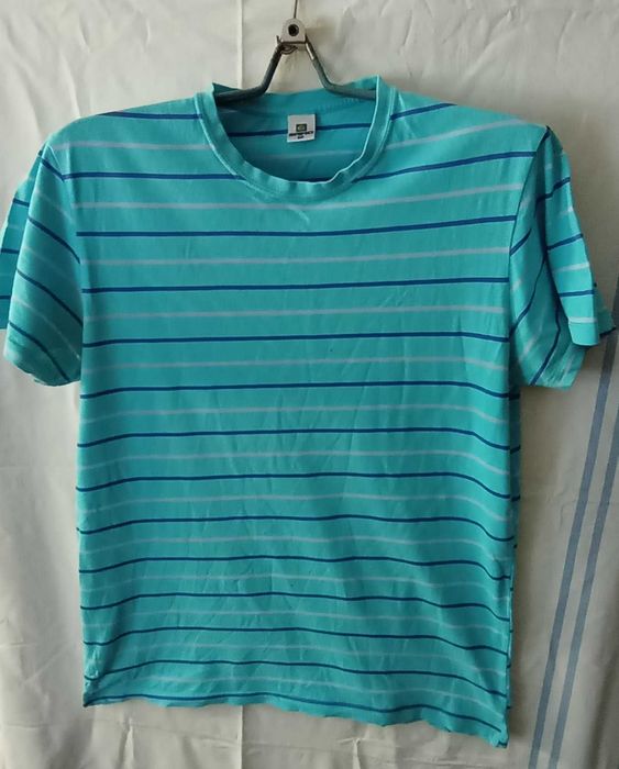 Футболка майже нова, розмір 50 .