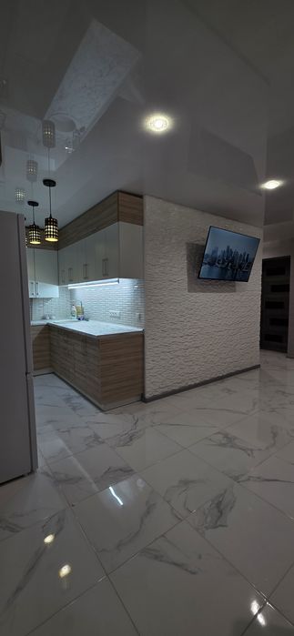 Подобова аренда 3 кімнатної  VIP студії м.Ізюм, з 10.04