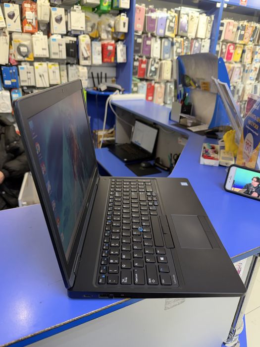 Dell latitude 5580/ i7-7820HQ/ 8GB/ 256GB SSD/ 940MX 2GB