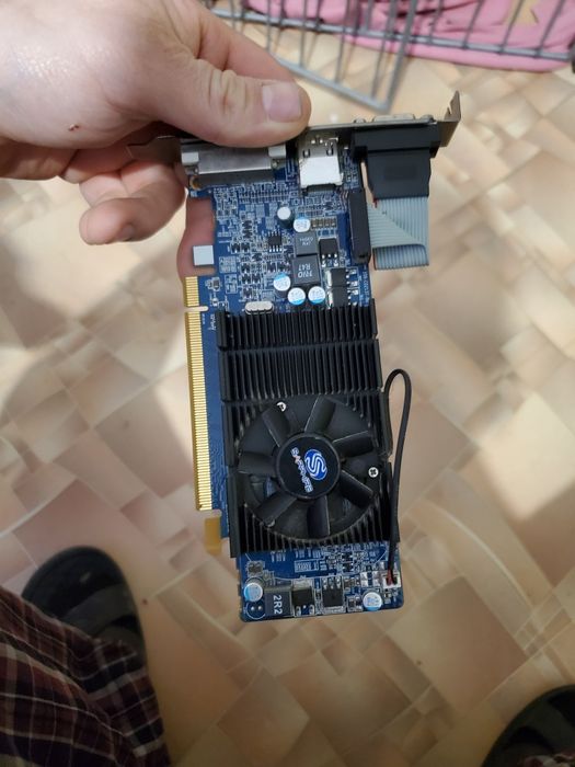 Відео карта на 1 гіх