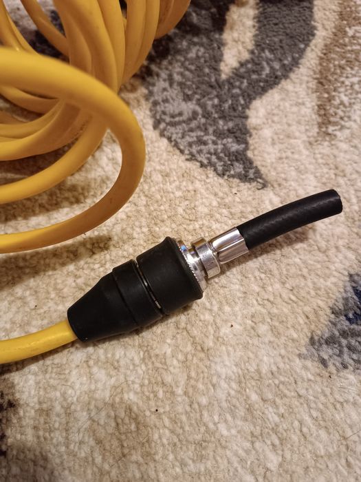 Шланг для подкачки шин.