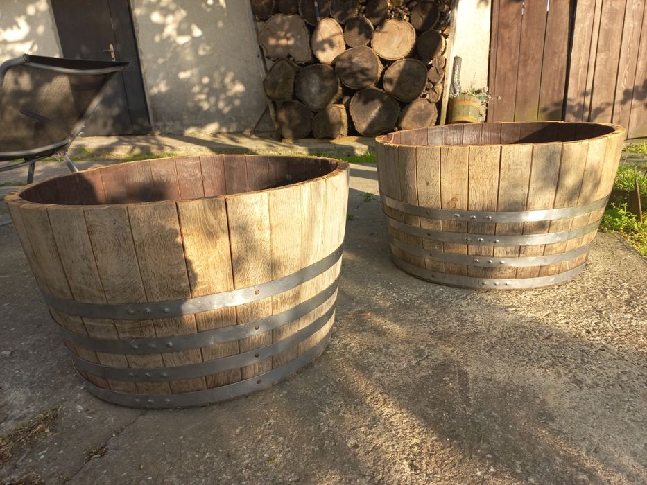 Кадки дубові для квітів.