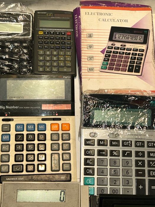 Zestaw KALKULATORÓW - 16 sztuk