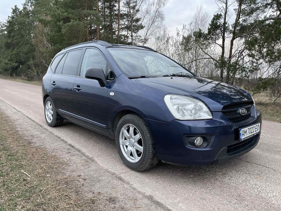 Продам Kia Carens