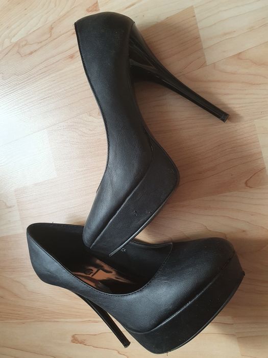 Buty szpilki koturna r40
