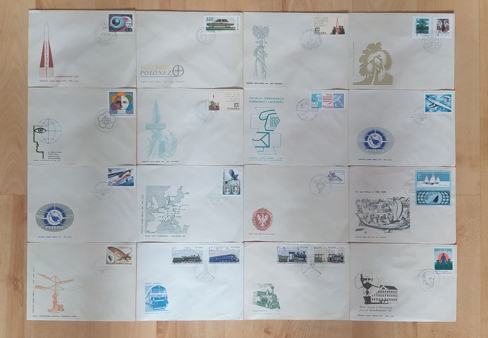 Koperty kolekcjonerskie ze znaczkami z 1978 roku; 32 sztuki