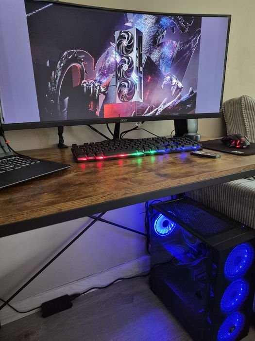 Komputer gamingowy-RTX5060ti 16 Mb-32RAM-2TSSD-MOCNY! Jak NOWY!