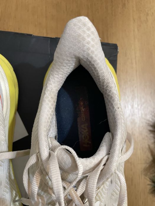 Hoka Clifton 9 semi-novas