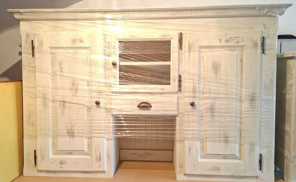 Movel de sala para louça madeira patina branca combiando com comoda