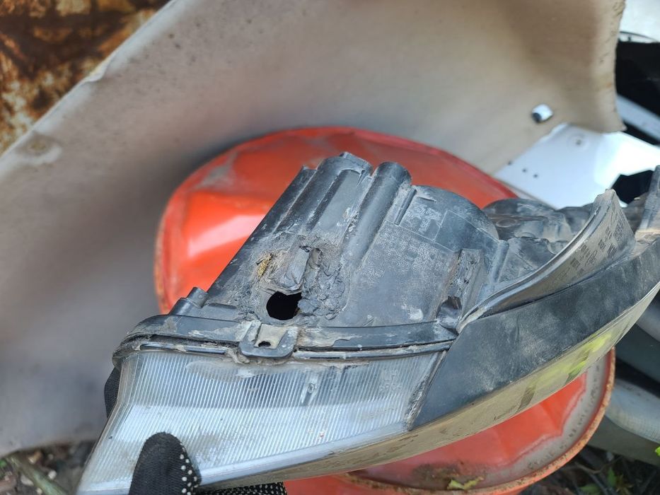 Фара левая Kia Ceed 09-12