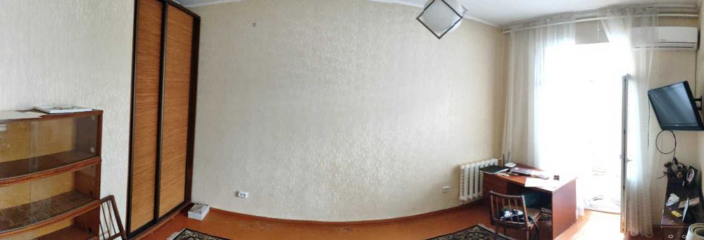 Продається чудова 2-х кімнатна велика квартира,сталінка, район Гданцівки