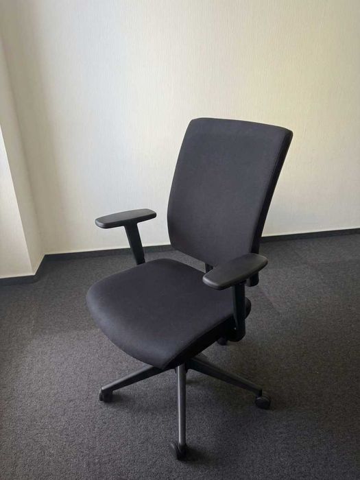 Profesjonalne fotele biurowe obrotowe - czarne, regulowane (3 sztuki)