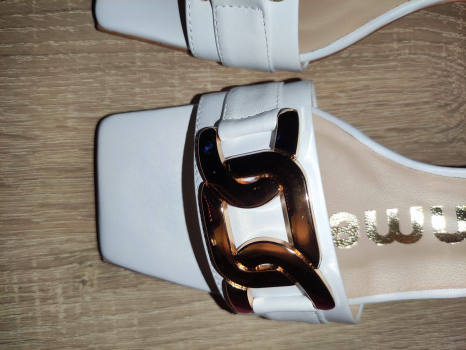 Sandałki białe na słupku białe skóra rozmiar  38