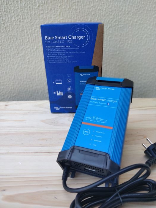 Carregador bateria Blue Smart Victron 12v 15/20/30A  24v 8/12/16A