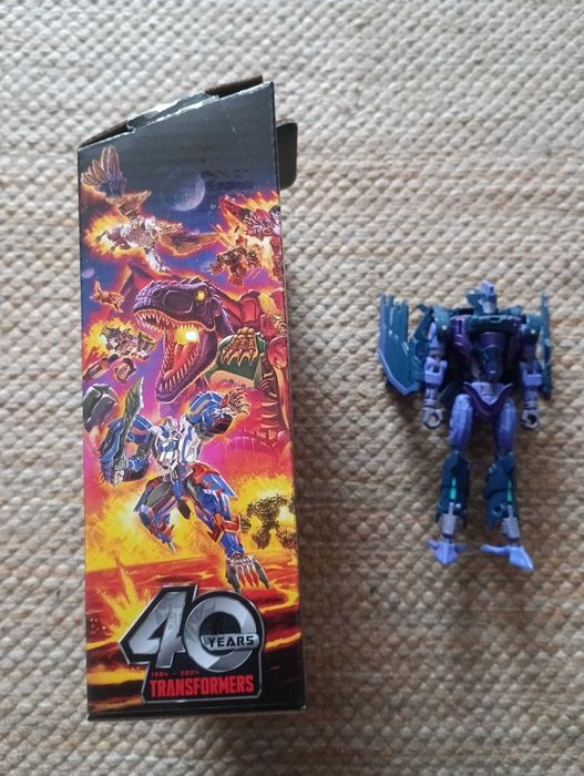 Star Raider Filch Transformers Legacy United – Completa