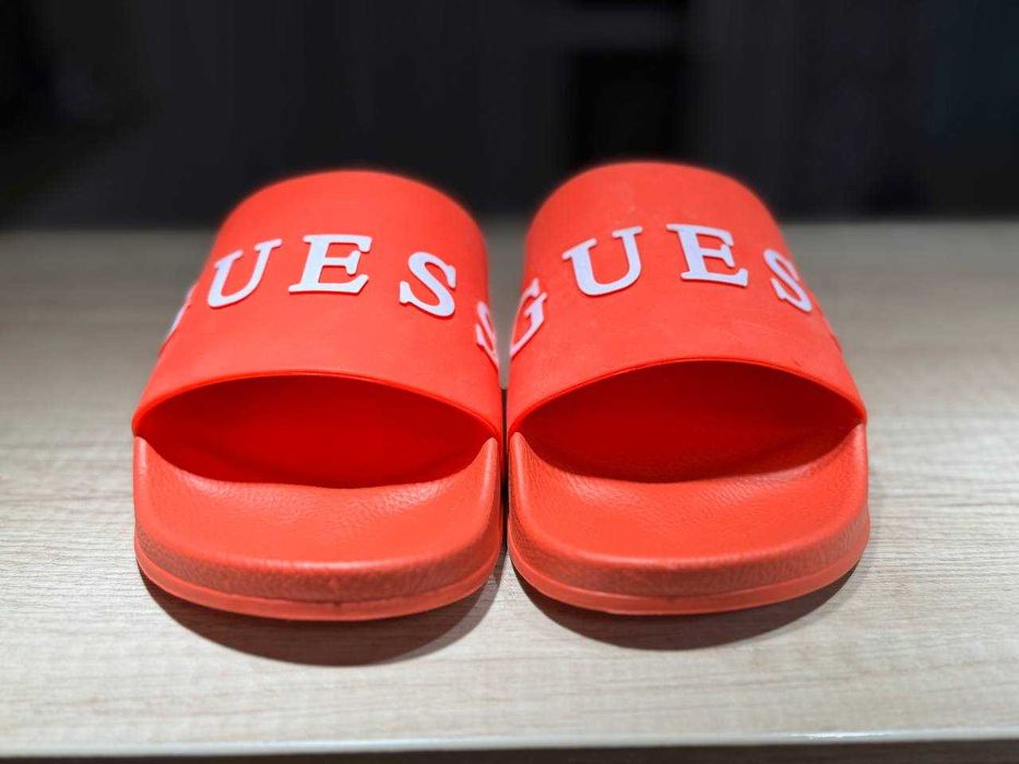 Шльопанці  Guess