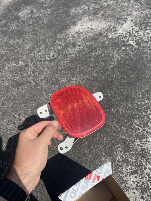 Светлоотражатель, катафот, заглушка в бампер Jeep Renegade