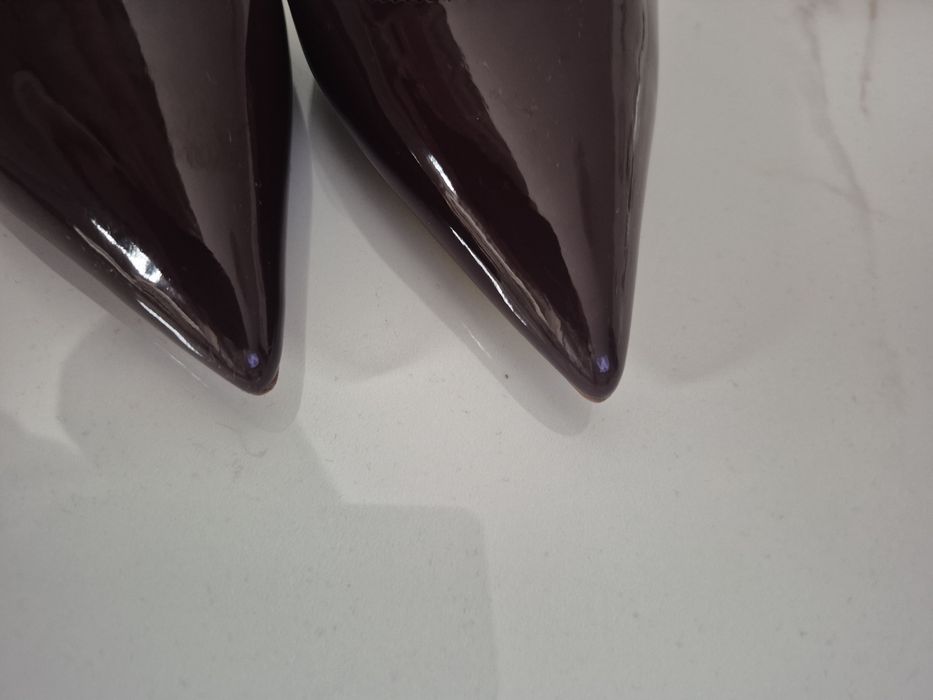 Szpilki lakierowane Mango