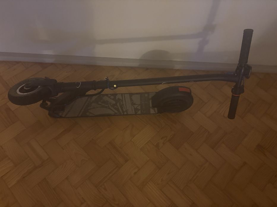 Trotinete elétrica em ótimo estado