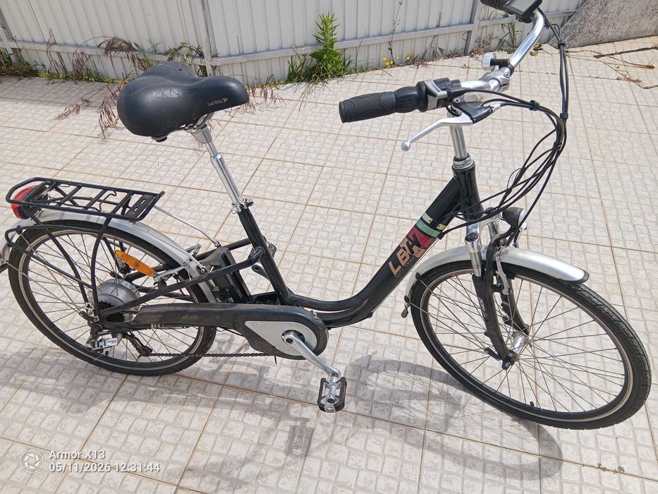 bicicleta electrica em muito bom estado