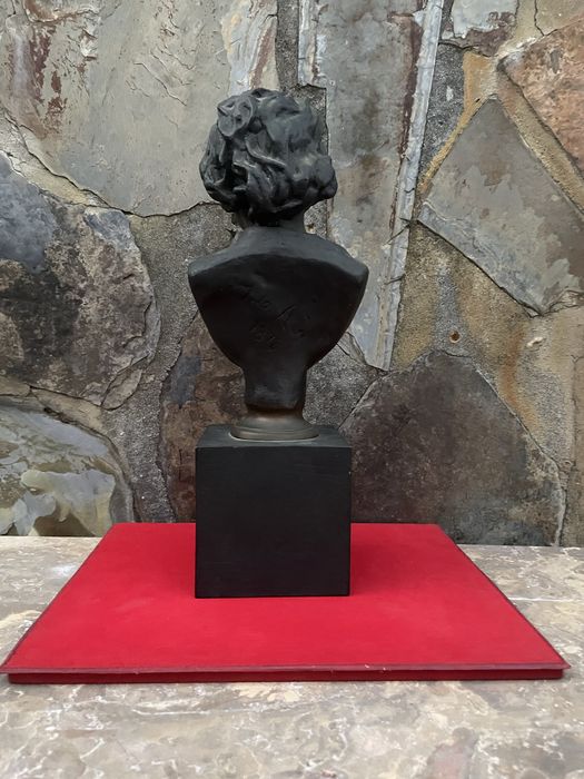 Escultura em Bronze Soares dos Reis Assinado e datado 1878