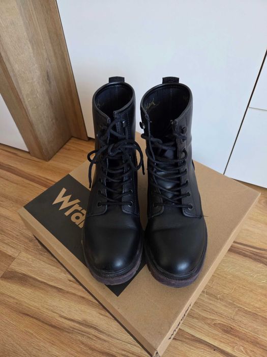 Czarne trapery Wrangler Spike Mid skóra 38