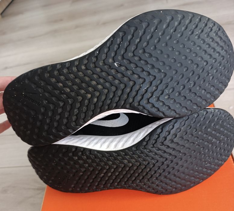 Продам Кросівки Nike