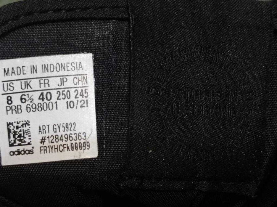 Кроссовки кожаные Adidas оригинал размер-40 стелька- 25см