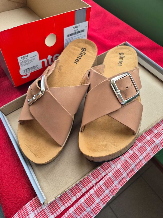 Шльопанці нові 39р.