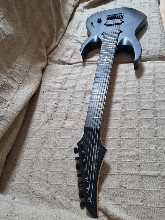 Vendo guitarra SOLAR AB2.7