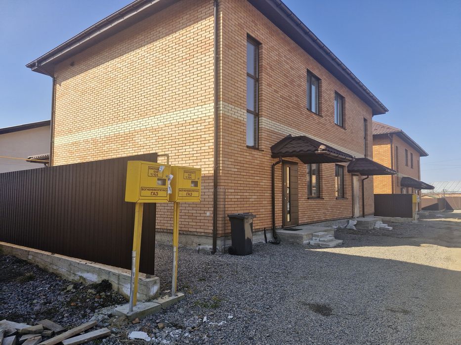 Продаж дуплекса центральні комунікації