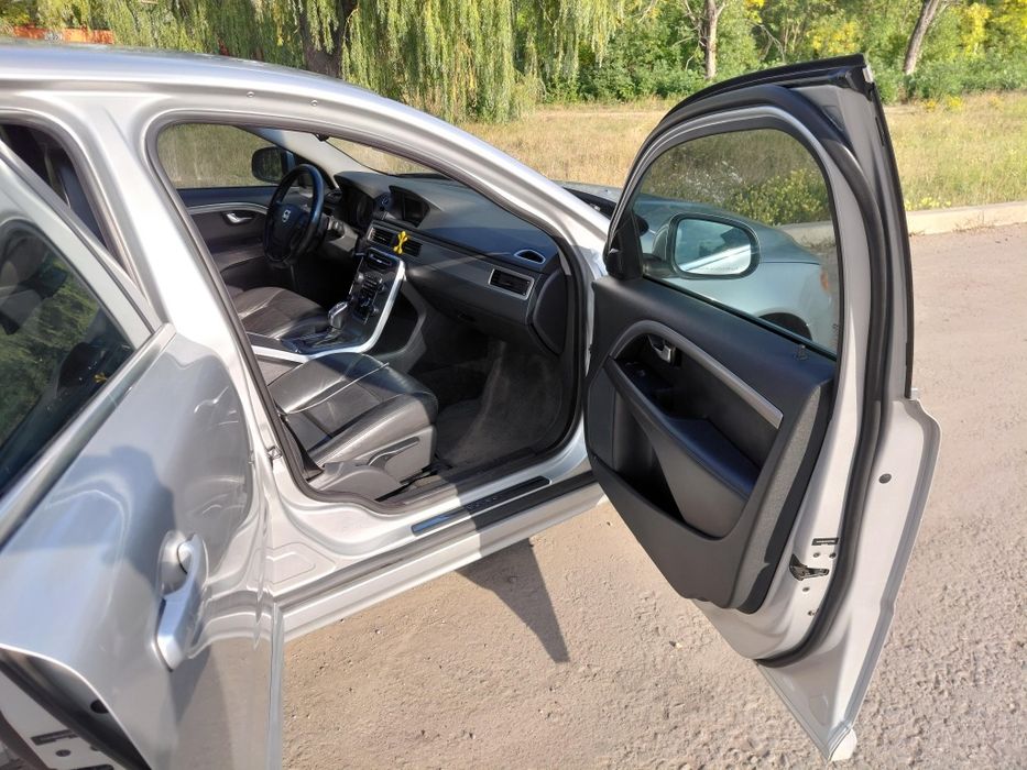 Продам авто Volvo v70