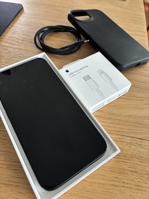 iPhone 13 128GB Preto