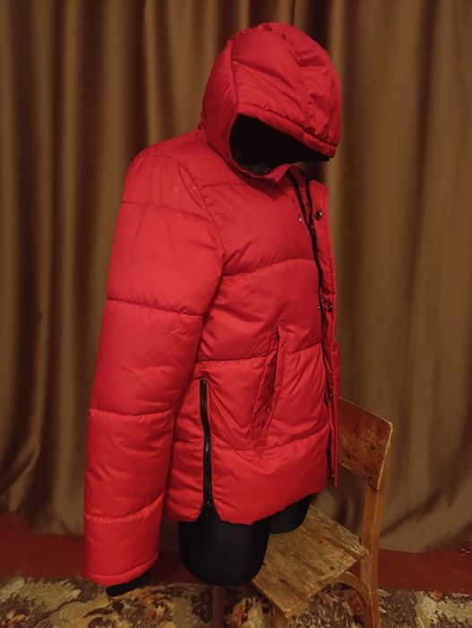 пуховик zara в отличном состоянии