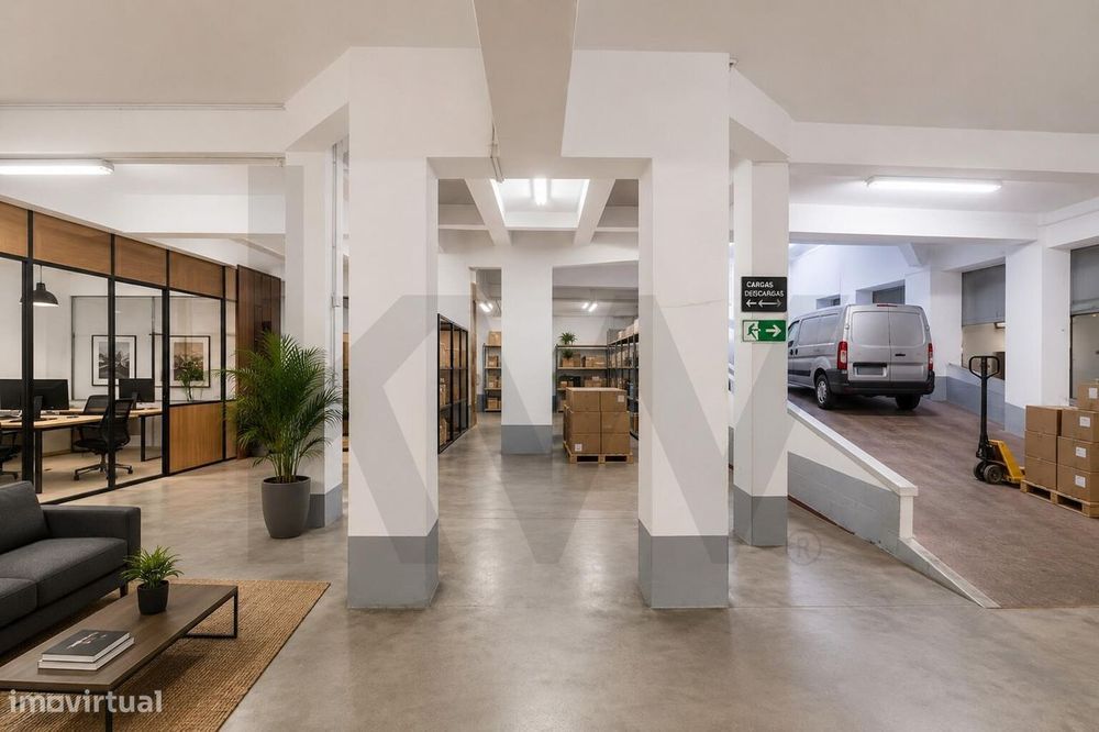 Espaço Comercial & Armazém Logístico com 374 m2 e Acesso a Viaturas –