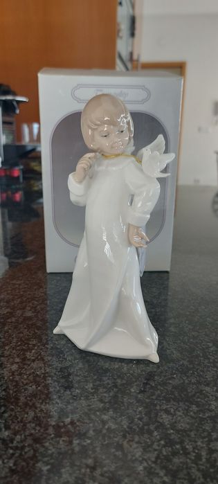 Anjo de porcelana Tranquility By Ammie RoweThe Leonardo Collection