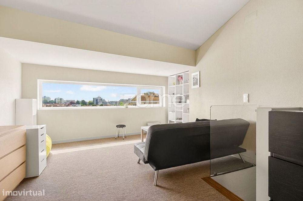 Apartamento T2+1 duplex na Rua Pedro Hispano, Ramalde, Porto
