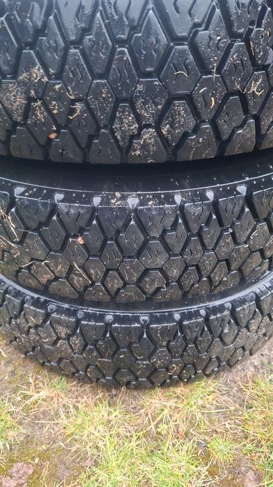 Opony  rozmiar  10.5    17.5 good year